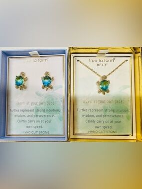 True to Form NIB Aquamarine Hand Cut Crystal Turtle Necklace & Earring Set Sea